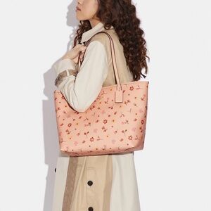 Coach Mystical Floral Print City Tote